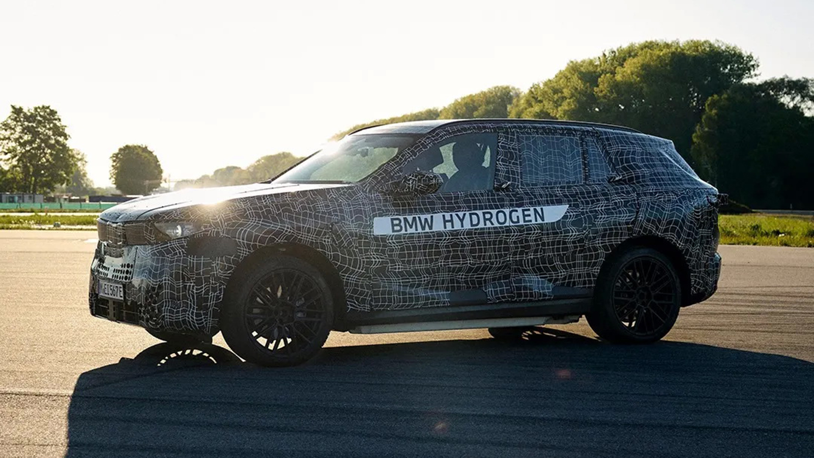 Με 750 χιλιόμετρα αυτονομία η νέα BMW iX5 Hydrogen 